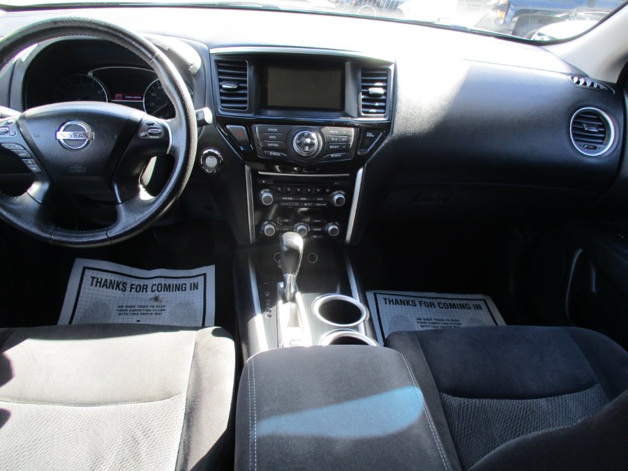 2013 Nissan Pathfinder 4WD 4dr SV, available for sale in Meriden, Connecticut | Cos Central Auto. Meriden, Connecticut 2013 Nissan Pathfinder 4WD 4dr SV, available for sale in Meriden, Connecticut | Cos Central Auto. Meriden, Connecticut