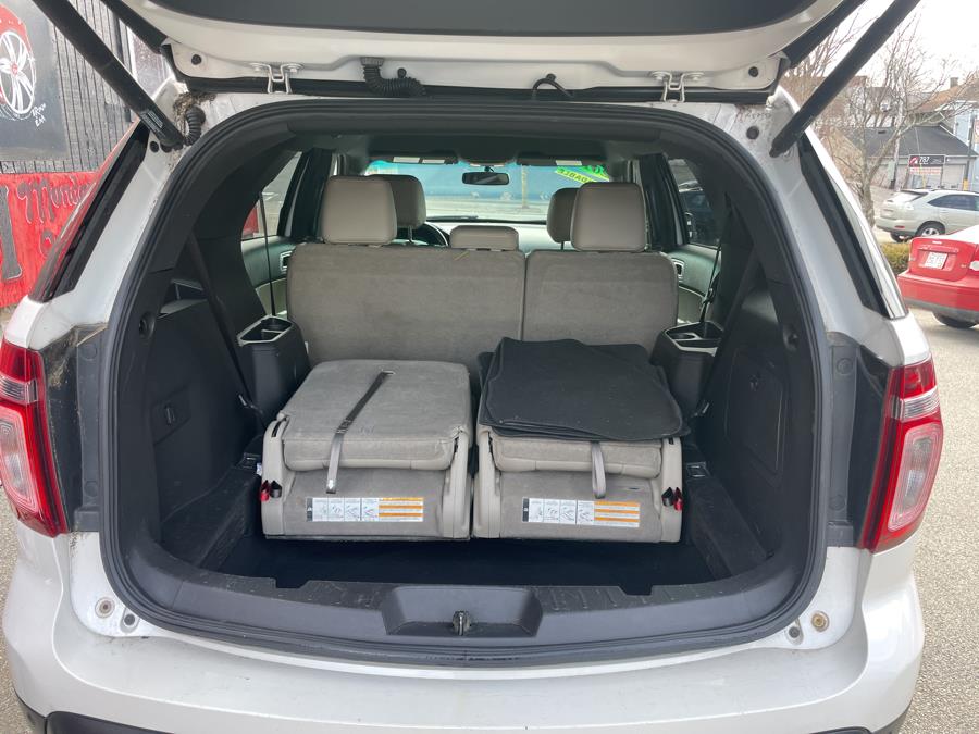 2013 Ford Explorer FWD 4dr XLT, available for sale in Worcester, Massachusetts | Worcester Auto Outlet LLC. Worcester, Massachusetts 2013 Ford Explorer FWD 4dr XLT, available for sale in Worcester, Massachusetts | Worcester Auto Outlet LLC. Worcester, Massachusetts