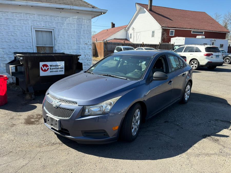 2014 Chevrolet Cruze 4dr Sdn Man LS, available for sale in East Windsor, Connecticut | CT Car Co LLC. East Windsor, Connecticut 2014 Chevrolet Cruze 4dr Sdn Man LS, available for sale in East Windsor, Connecticut | CT Car Co LLC. East Windsor, Connecticut