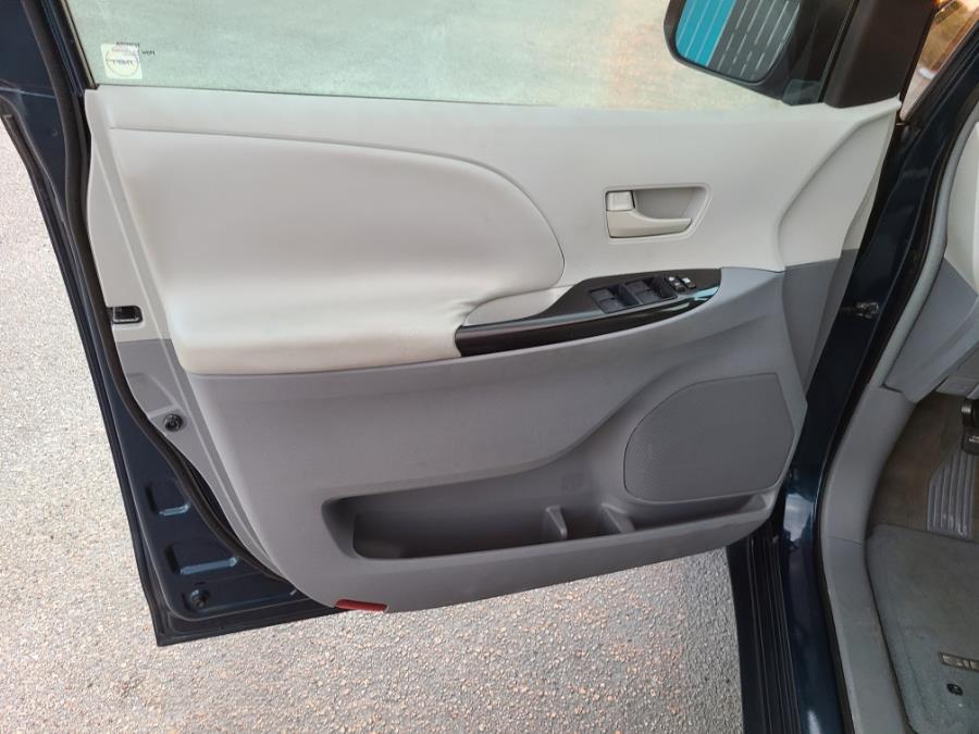 2011 Toyota Sienna 5dr 7-Pass Van V6 LE FWD (Natl), available for sale in Orlando, Florida | CarX Club Corporation. Orlando, Florida 2011 Toyota Sienna 5dr 7-Pass Van V6 LE FWD (Natl), available for sale in Orlando, Florida | CarX Club Corporation. Orlando, Florida