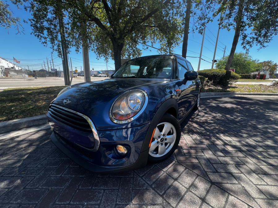 Used 2016 MINI Cooper Hardtop 4 Door in Hialeah, Florida | The Palm Motors LLC. Hialeah, Florida