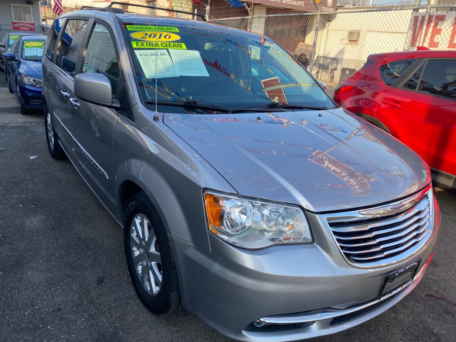 2016 Chrysler Town & Country 4dr Wgn Touring, available for sale in Middle Village, New York | Middle Village Motors . Middle Village, New York 2016 Chrysler Town & Country 4dr Wgn Touring, available for sale in Middle Village, New York | Middle Village Motors . Middle Village, New York