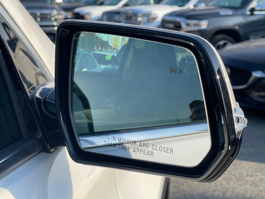 2020 Chevrolet Traverse AWD 4dr LT Leather, available for sale in Irvington , New Jersey | Auto Haus of Irvington Corp. Irvington , New Jersey 2020 Chevrolet Traverse AWD 4dr LT Leather, available for sale in Irvington , New Jersey | Auto Haus of Irvington Corp. Irvington , New Jersey