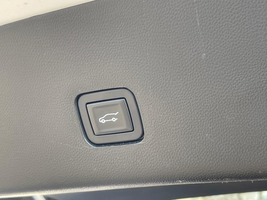 2020 Chevrolet Traverse AWD 4dr LT Leather, available for sale in Irvington , New Jersey | Auto Haus of Irvington Corp. Irvington , New Jersey 2020 Chevrolet Traverse AWD 4dr LT Leather, available for sale in Irvington , New Jersey | Auto Haus of Irvington Corp. Irvington , New Jersey