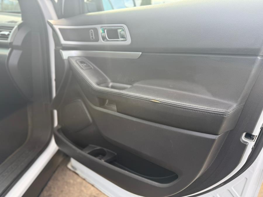 2013 Ford Explorer 4WD 4dr XLT, available for sale in East Windsor, Connecticut | STS Automotive. East Windsor, Connecticut 2013 Ford Explorer 4WD 4dr XLT, available for sale in East Windsor, Connecticut | STS Automotive. East Windsor, Connecticut