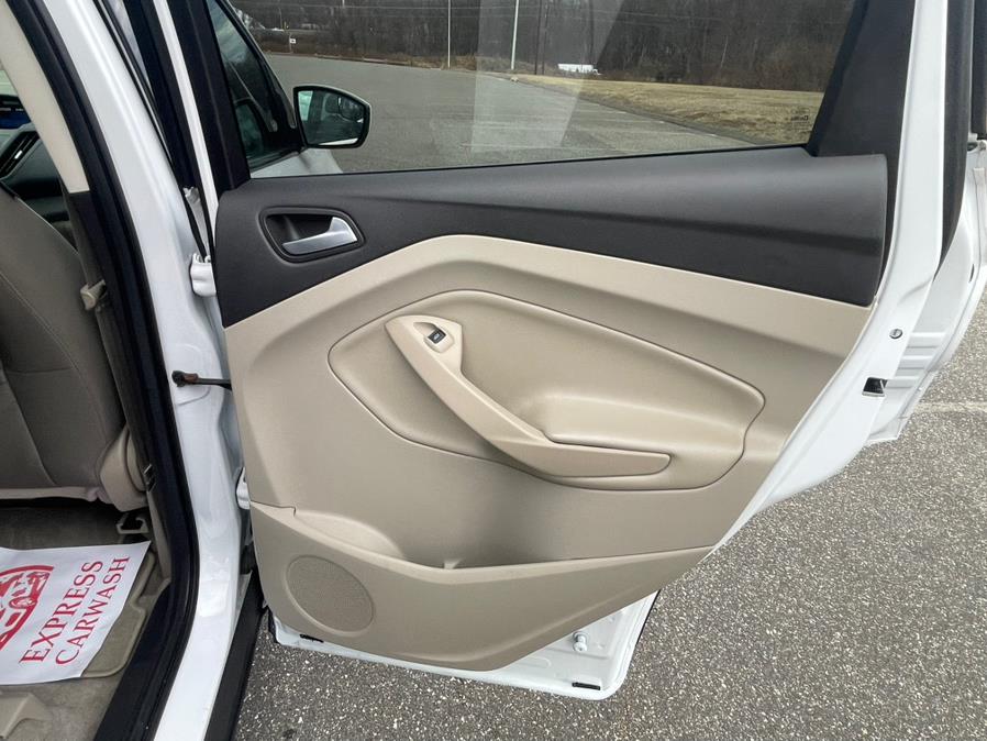 2014 Ford Escape 4WD 4dr SE, available for sale in East Windsor, Connecticut | STS Automotive. East Windsor, Connecticut 2014 Ford Escape 4WD 4dr SE, available for sale in East Windsor, Connecticut | STS Automotive. East Windsor, Connecticut