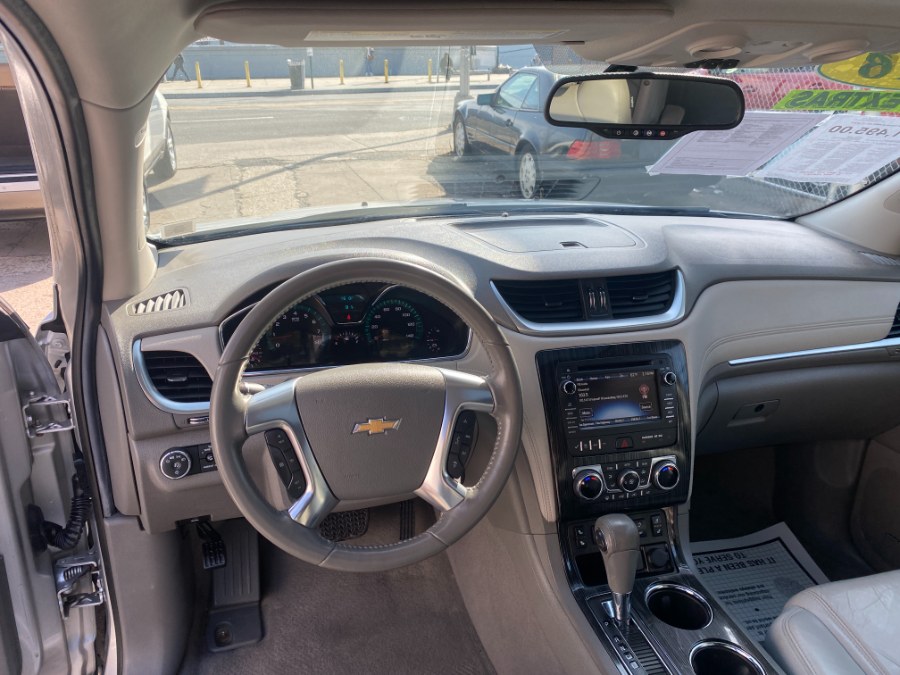 2016 Chevrolet Traverse AWD 4dr LT w/2LT, available for sale in Middle Village, New York | Middle Village Motors . Middle Village, New York 2016 Chevrolet Traverse AWD 4dr LT w/2LT, available for sale in Middle Village, New York | Middle Village Motors . Middle Village, New York