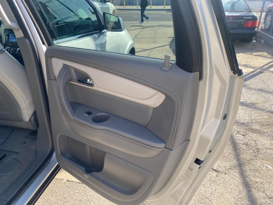 2016 Chevrolet Traverse AWD 4dr LT w/2LT, available for sale in Middle Village, New York | Middle Village Motors . Middle Village, New York 2016 Chevrolet Traverse AWD 4dr LT w/2LT, available for sale in Middle Village, New York | Middle Village Motors . Middle Village, New York
