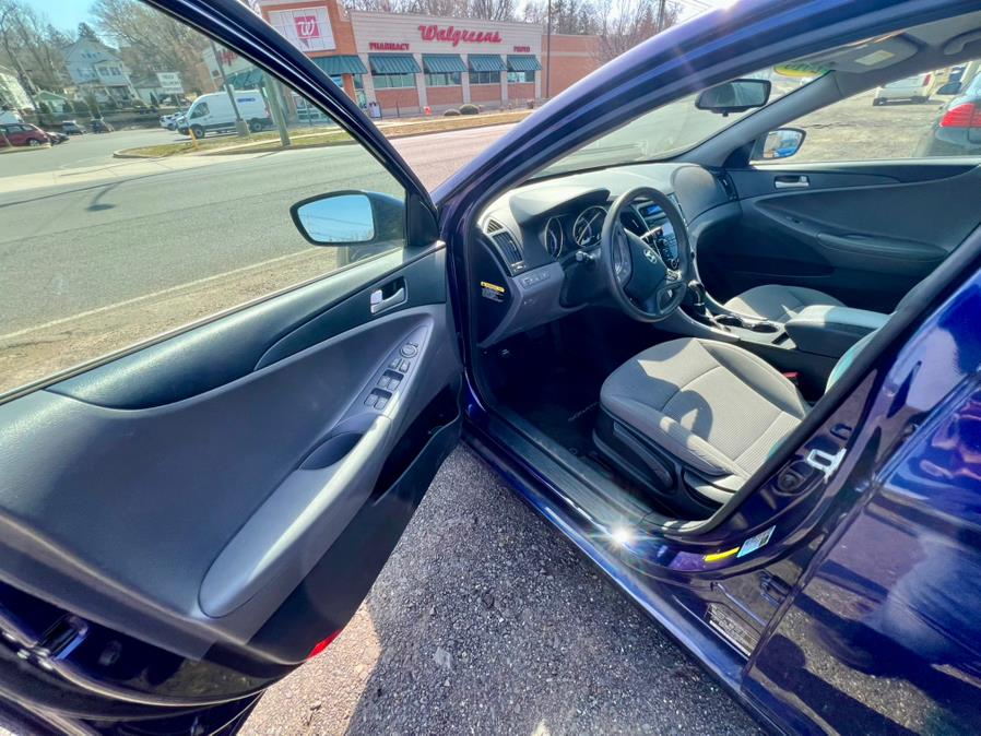 2013 Hyundai Sonata 4dr Sdn 2.4L Auto GLS, available for sale in Wallingford, Connecticut | Wallingford Auto Center LLC. Wallingford, Connecticut 2013 Hyundai Sonata 4dr Sdn 2.4L Auto GLS, available for sale in Wallingford, Connecticut | Wallingford Auto Center LLC. Wallingford, Connecticut