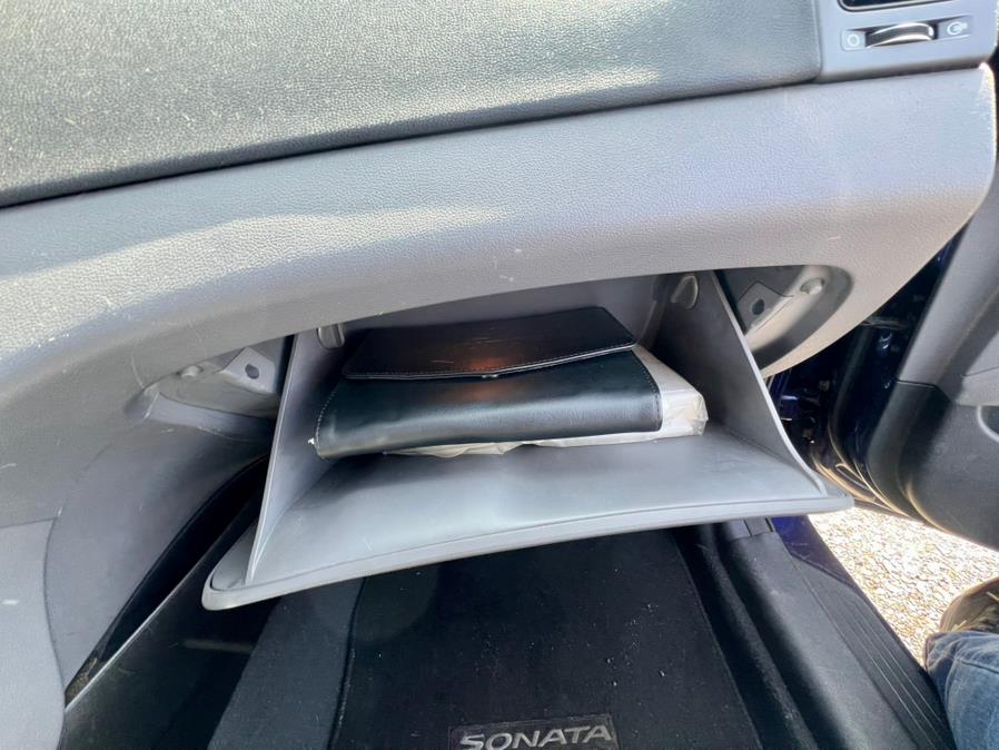2013 Hyundai Sonata 4dr Sdn 2.4L Auto GLS, available for sale in Wallingford, Connecticut | Wallingford Auto Center LLC. Wallingford, Connecticut 2013 Hyundai Sonata 4dr Sdn 2.4L Auto GLS, available for sale in Wallingford, Connecticut | Wallingford Auto Center LLC. Wallingford, Connecticut