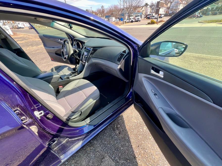 2013 Hyundai Sonata 4dr Sdn 2.4L Auto GLS, available for sale in Wallingford, Connecticut | Wallingford Auto Center LLC. Wallingford, Connecticut 2013 Hyundai Sonata 4dr Sdn 2.4L Auto GLS, available for sale in Wallingford, Connecticut | Wallingford Auto Center LLC. Wallingford, Connecticut