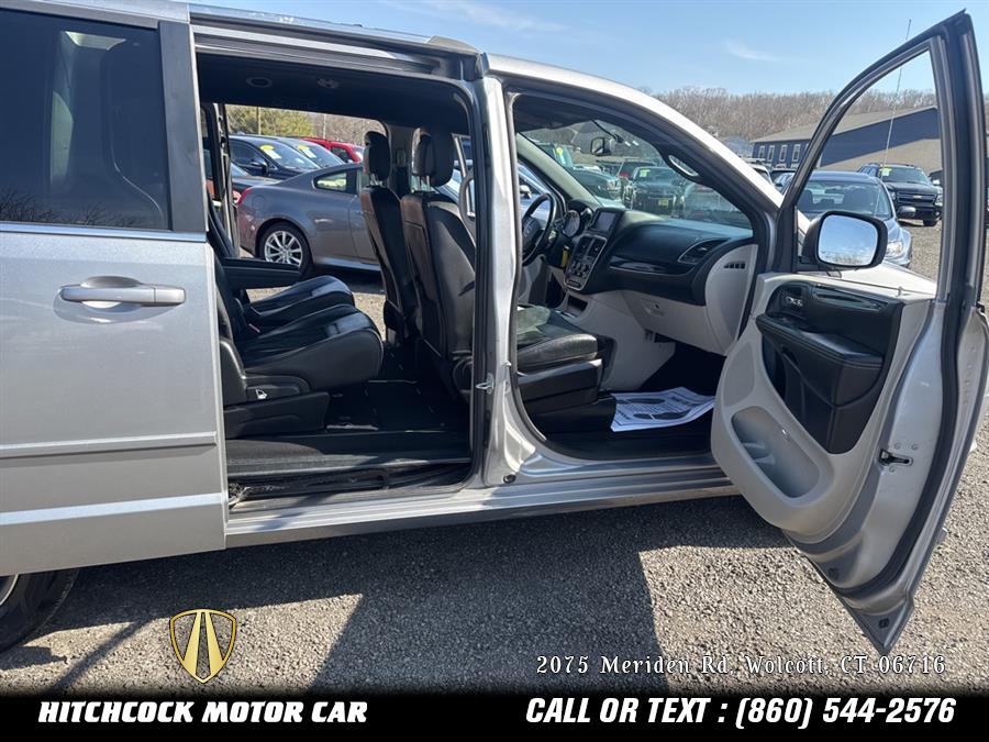 2017 Dodge Grand Caravan SXT, available for sale in Wolcott, Connecticut | Hitchcock Motor Car. Wolcott, Connecticut 2017 Dodge Grand Caravan SXT, available for sale in Wolcott, Connecticut | Hitchcock Motor Car. Wolcott, Connecticut