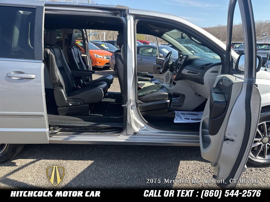 2017 Dodge Grand Caravan SXT, available for sale in Wolcott, Connecticut | Hitchcock Motor Car. Wolcott, Connecticut 2017 Dodge Grand Caravan SXT, available for sale in Wolcott, Connecticut | Hitchcock Motor Car. Wolcott, Connecticut