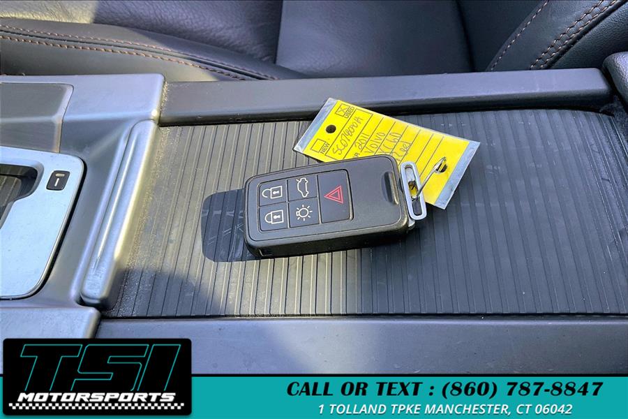2011 Volvo XC60 AWD 4dr 3.2L w/Moonroof, available for sale in Manchester, Connecticut | TSI Motorsports. Manchester, Connecticut 2011 Volvo XC60 AWD 4dr 3.2L w/Moonroof, available for sale in Manchester, Connecticut | TSI Motorsports. Manchester, Connecticut