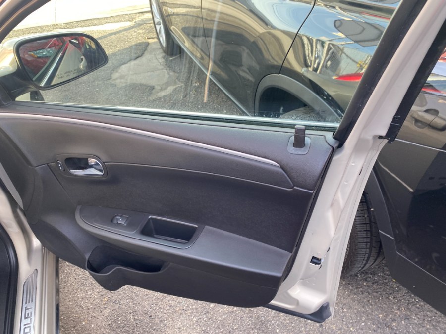 2010 Chevrolet Malibu 4dr Sdn LT w/1LT, available for sale in Middle Village, New York | Middle Village Motors . Middle Village, New York 2010 Chevrolet Malibu 4dr Sdn LT w/1LT, available for sale in Middle Village, New York | Middle Village Motors . Middle Village, New York