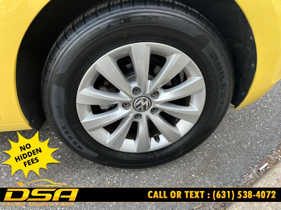 2015 Volkswagen Beetle Coupe 2dr Auto 1.8T Classic *Ltd Avail*, available for sale in Commack, New York | DSA Motor Sports Corp. Commack, New York 2015 Volkswagen Beetle Coupe 2dr Auto 1.8T Classic *Ltd Avail*, available for sale in Commack, New York | DSA Motor Sports Corp. Commack, New York