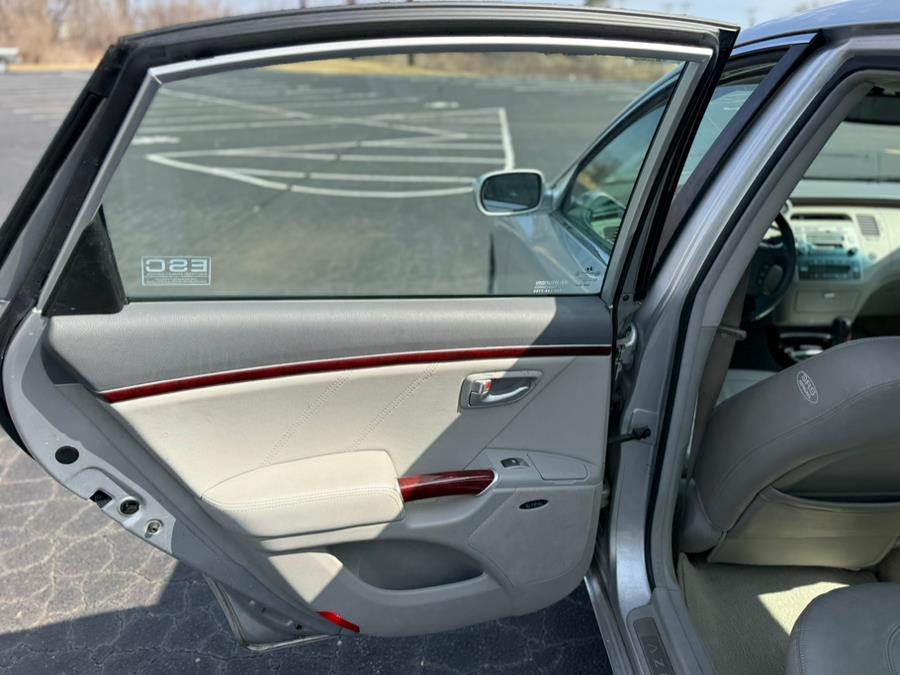 2007 Hyundai Azera 4dr Sdn 3.8L SE w/XM, available for sale in East Windsor, Connecticut | STS Automotive. East Windsor, Connecticut 2007 Hyundai Azera 4dr Sdn 3.8L SE w/XM, available for sale in East Windsor, Connecticut | STS Automotive. East Windsor, Connecticut