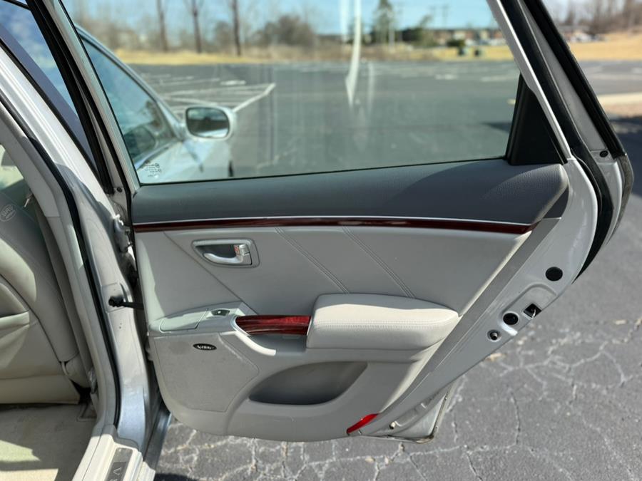 2007 Hyundai Azera 4dr Sdn 3.8L SE w/XM, available for sale in East Windsor, Connecticut | STS Automotive. East Windsor, Connecticut 2007 Hyundai Azera 4dr Sdn 3.8L SE w/XM, available for sale in East Windsor, Connecticut | STS Automotive. East Windsor, Connecticut