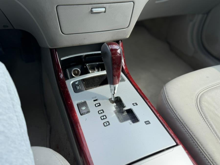 2007 Hyundai Azera 4dr Sdn 3.8L SE w/XM, available for sale in East Windsor, Connecticut | STS Automotive. East Windsor, Connecticut 2007 Hyundai Azera 4dr Sdn 3.8L SE w/XM, available for sale in East Windsor, Connecticut | STS Automotive. East Windsor, Connecticut