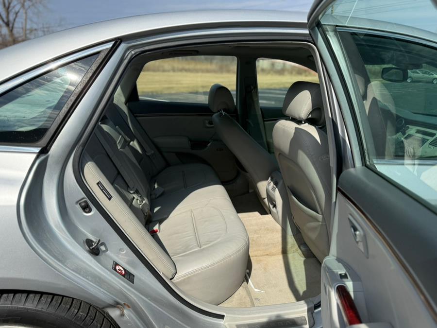 2007 Hyundai Azera 4dr Sdn 3.8L SE w/XM, available for sale in East Windsor, Connecticut | STS Automotive. East Windsor, Connecticut 2007 Hyundai Azera 4dr Sdn 3.8L SE w/XM, available for sale in East Windsor, Connecticut | STS Automotive. East Windsor, Connecticut