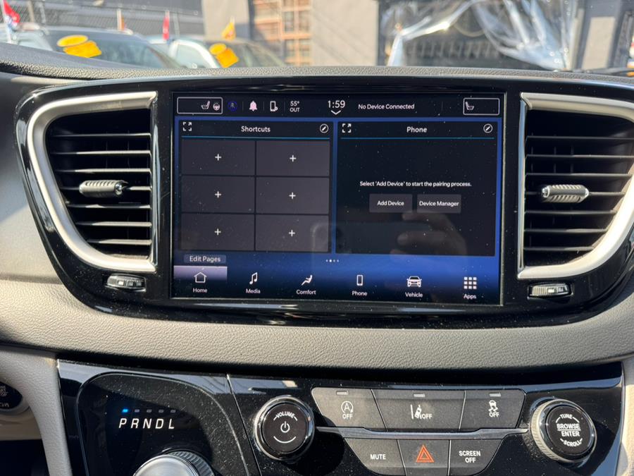 2022 Chrysler Pacifica Touring L FWD, available for sale in Irvington, New Jersey | Elis Motors Corp. Irvington, New Jersey 2022 Chrysler Pacifica Touring L FWD, available for sale in Irvington, New Jersey | Elis Motors Corp. Irvington, New Jersey