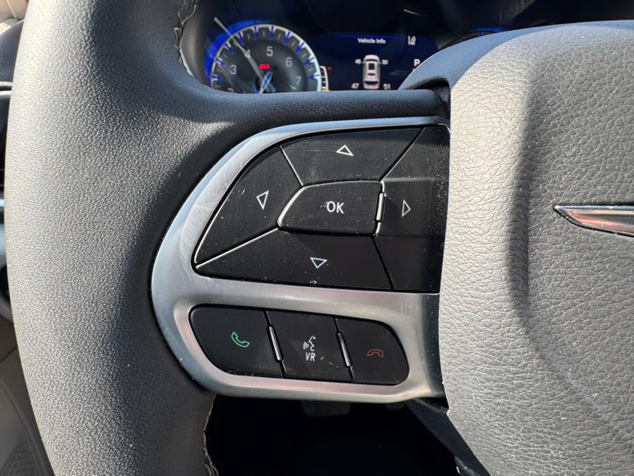 2022 Chrysler Pacifica Touring L FWD, available for sale in Irvington, New Jersey | Elis Motors Corp. Irvington, New Jersey 2022 Chrysler Pacifica Touring L FWD, available for sale in Irvington, New Jersey | Elis Motors Corp. Irvington, New Jersey