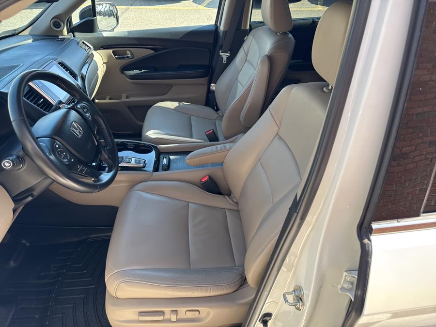 2016 Honda Pilot AWD 4dr Touring w/RES & Navi, available for sale in Waterbury, Connecticut | National Auto Brokers, Inc.. Waterbury, Connecticut 2016 Honda Pilot AWD 4dr Touring w/RES & Navi, available for sale in Waterbury, Connecticut | National Auto Brokers, Inc.. Waterbury, Connecticut