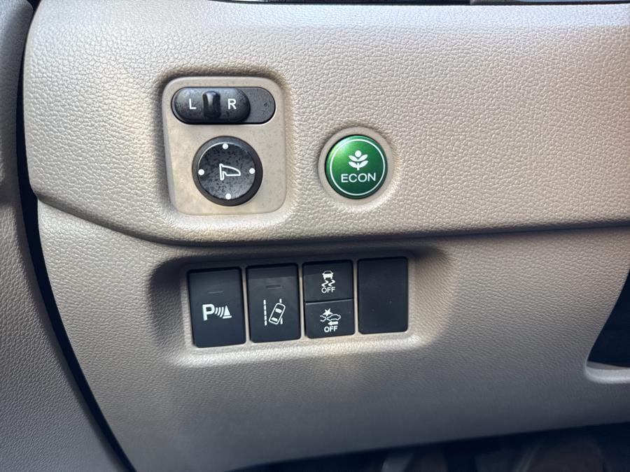 2016 Honda Pilot AWD 4dr Touring w/RES & Navi, available for sale in Waterbury, Connecticut | National Auto Brokers, Inc.. Waterbury, Connecticut 2016 Honda Pilot AWD 4dr Touring w/RES & Navi, available for sale in Waterbury, Connecticut | National Auto Brokers, Inc.. Waterbury, Connecticut