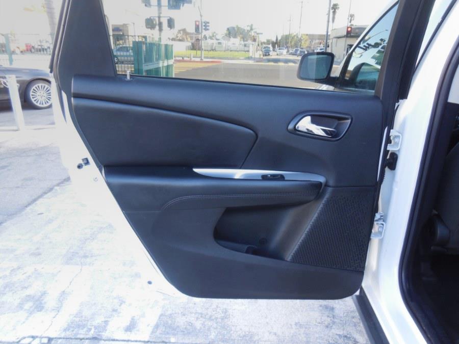 2019 Dodge Journey SE FWD, available for sale in Hawaiian Gardens, California | Luxe Motors. Hawaiian Gardens, California 2019 Dodge Journey SE FWD, available for sale in Hawaiian Gardens, California | Luxe Motors. Hawaiian Gardens, California