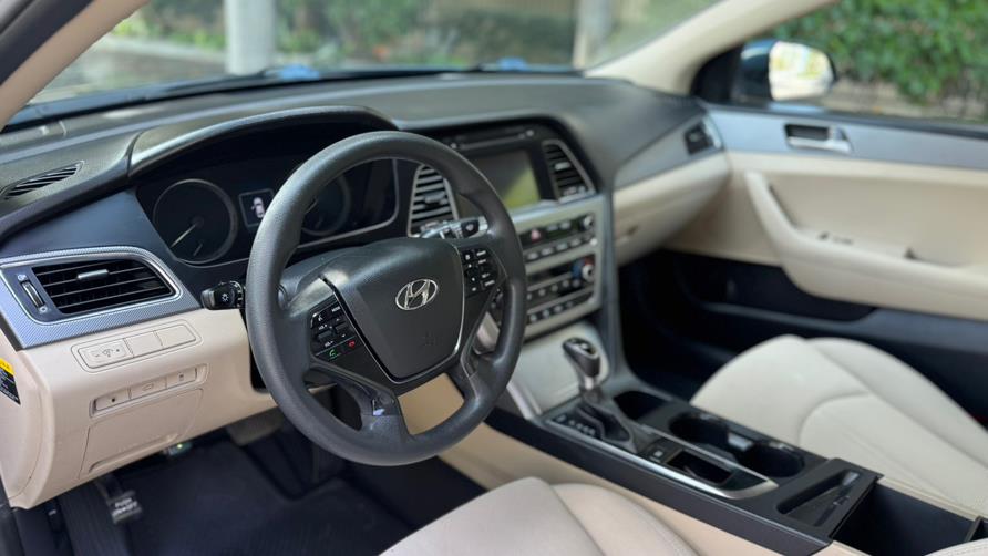 2017 Hyundai Sonata SE 2.4L, available for sale in Tustin, California | Carox LLC. Tustin, California 2017 Hyundai Sonata SE 2.4L, available for sale in Tustin, California | Carox LLC. Tustin, California