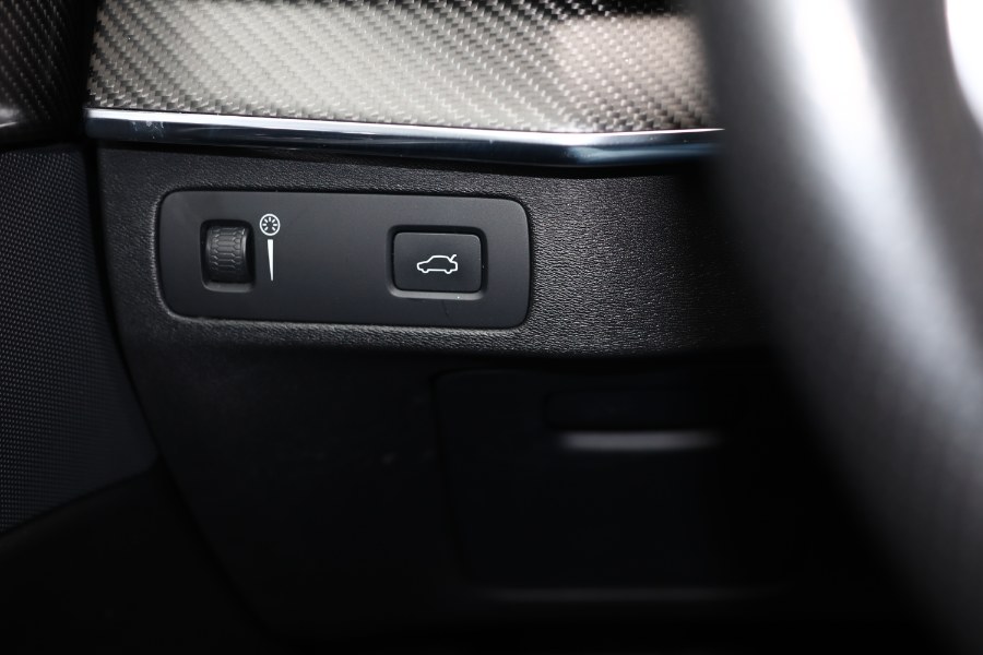 2018 Volvo XC90 T5 AWD 5-Passenger R-Design *Ltd Avail*, available for sale in Jamaica, New York | Hillside Auto Mall Inc.. Jamaica, New York 2018 Volvo XC90 T5 AWD 5-Passenger R-Design *Ltd Avail*, available for sale in Jamaica, New York | Hillside Auto Mall Inc.. Jamaica, New York