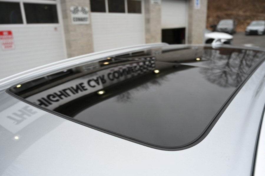 2018 Volvo XC60 T6 AWD Momentum, available for sale in Waterbury, Connecticut | Highline Car Connection. Waterbury, Connecticut 2018 Volvo XC60 T6 AWD Momentum, available for sale in Waterbury, Connecticut | Highline Car Connection. Waterbury, Connecticut