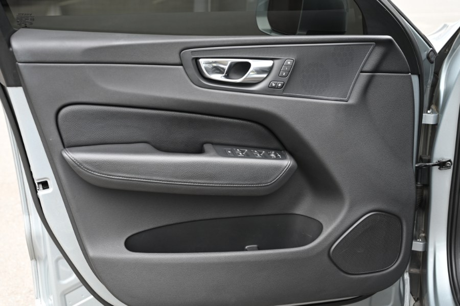 2018 Volvo XC60 T6 AWD Momentum, available for sale in Waterbury, Connecticut | Highline Car Connection. Waterbury, Connecticut 2018 Volvo XC60 T6 AWD Momentum, available for sale in Waterbury, Connecticut | Highline Car Connection. Waterbury, Connecticut
