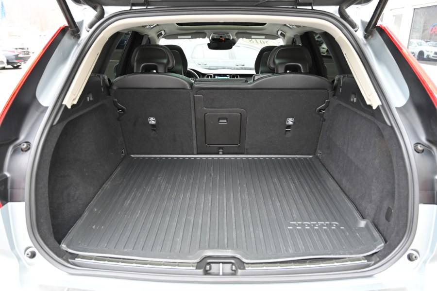 2018 Volvo XC60 T6 AWD Momentum, available for sale in Waterbury, Connecticut | Highline Car Connection. Waterbury, Connecticut 2018 Volvo XC60 T6 AWD Momentum, available for sale in Waterbury, Connecticut | Highline Car Connection. Waterbury, Connecticut