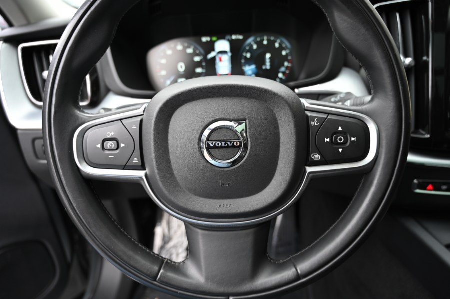 2018 Volvo XC60 T6 AWD Momentum, available for sale in Waterbury, Connecticut | Highline Car Connection. Waterbury, Connecticut 2018 Volvo XC60 T6 AWD Momentum, available for sale in Waterbury, Connecticut | Highline Car Connection. Waterbury, Connecticut