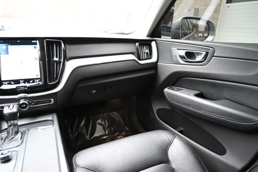 2018 Volvo XC60 T6 AWD Momentum, available for sale in Waterbury, Connecticut | Highline Car Connection. Waterbury, Connecticut 2018 Volvo XC60 T6 AWD Momentum, available for sale in Waterbury, Connecticut | Highline Car Connection. Waterbury, Connecticut