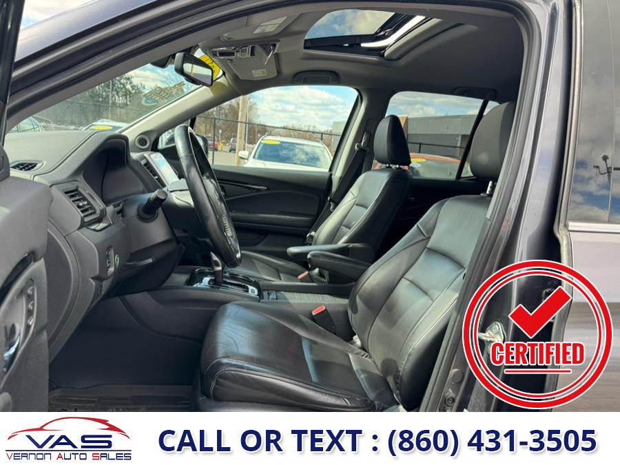 2017 Honda Ridgeline RTL-E 4x4 Crew Cab 5.3'' Bed, available for sale in Manchester, Connecticut | Vernon Auto Sale & Service. Manchester, Connecticut 2017 Honda Ridgeline RTL-E 4x4 Crew Cab 5.3'' Bed, available for sale in Manchester, Connecticut | Vernon Auto Sale & Service. Manchester, Connecticut