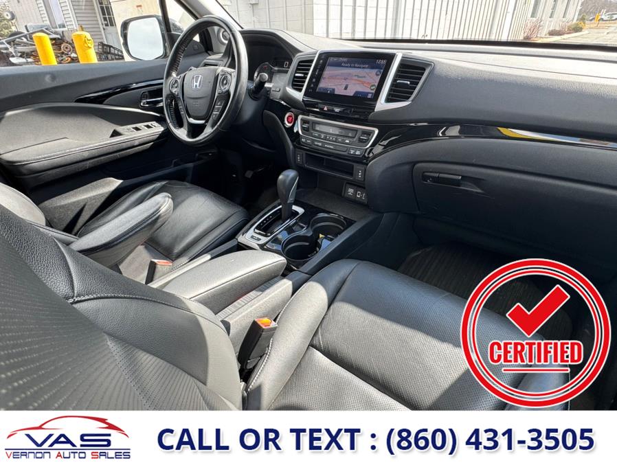 2017 Honda Ridgeline RTL-E 4x4 Crew Cab 5.3'' Bed, available for sale in Manchester, Connecticut | Vernon Auto Sale & Service. Manchester, Connecticut 2017 Honda Ridgeline RTL-E 4x4 Crew Cab 5.3'' Bed, available for sale in Manchester, Connecticut | Vernon Auto Sale & Service. Manchester, Connecticut