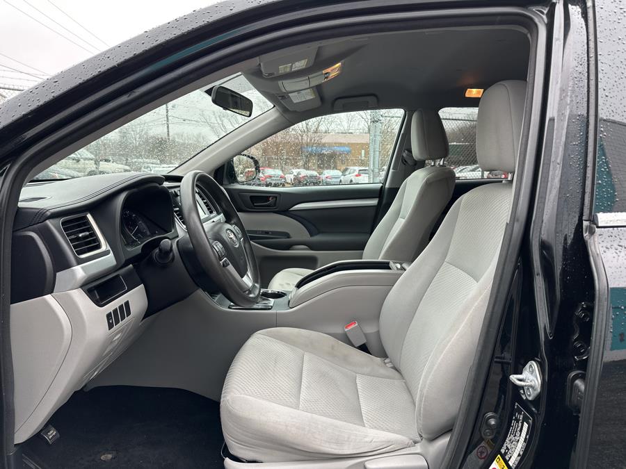 2015 Toyota Highlander FWD 4dr I4 LE (Natl), available for sale in Milford, Connecticut | Dealertown Auto Wholesalers. Milford, Connecticut 2015 Toyota Highlander FWD 4dr I4 LE (Natl), available for sale in Milford, Connecticut | Dealertown Auto Wholesalers. Milford, Connecticut