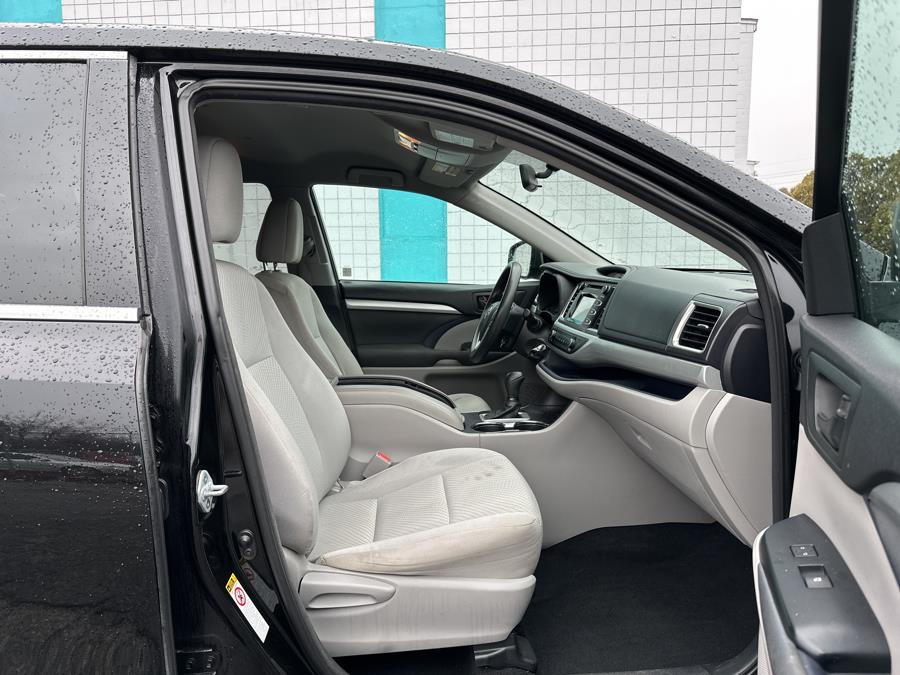 2015 Toyota Highlander FWD 4dr I4 LE (Natl), available for sale in Milford, Connecticut | Dealertown Auto Wholesalers. Milford, Connecticut 2015 Toyota Highlander FWD 4dr I4 LE (Natl), available for sale in Milford, Connecticut | Dealertown Auto Wholesalers. Milford, Connecticut