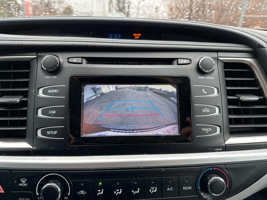 2015 Toyota Highlander FWD 4dr I4 LE (Natl), available for sale in Milford, Connecticut | Dealertown Auto Wholesalers. Milford, Connecticut 2015 Toyota Highlander FWD 4dr I4 LE (Natl), available for sale in Milford, Connecticut | Dealertown Auto Wholesalers. Milford, Connecticut