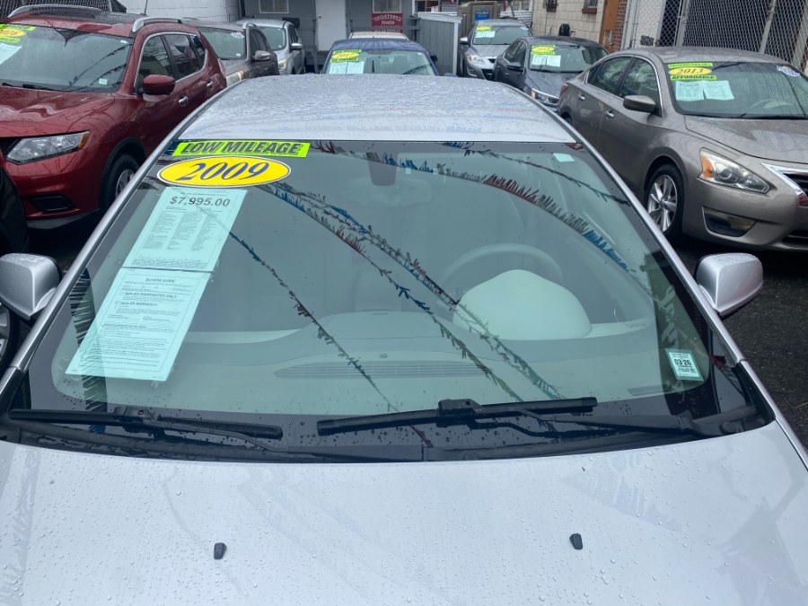 2009 Chevrolet Malibu 4dr Sdn LT w/1LT, available for sale in Middle Village, New York | Middle Village Motors . Middle Village, New York 2009 Chevrolet Malibu 4dr Sdn LT w/1LT, available for sale in Middle Village, New York | Middle Village Motors . Middle Village, New York