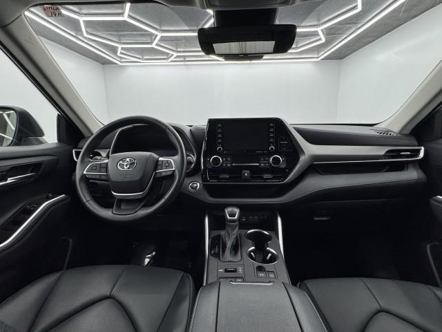 2022 Toyota Highlander XLE AWD, available for sale in Maple Shade, New Jersey | Car Revolution. Maple Shade, New Jersey 2022 Toyota Highlander XLE AWD, available for sale in Maple Shade, New Jersey | Car Revolution. Maple Shade, New Jersey