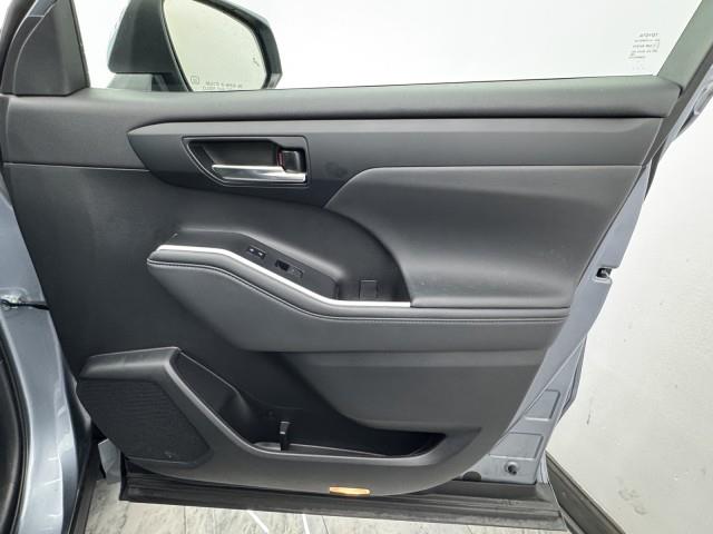 2022 Toyota Highlander XLE AWD, available for sale in Maple Shade, New Jersey | Car Revolution. Maple Shade, New Jersey 2022 Toyota Highlander XLE AWD, available for sale in Maple Shade, New Jersey | Car Revolution. Maple Shade, New Jersey