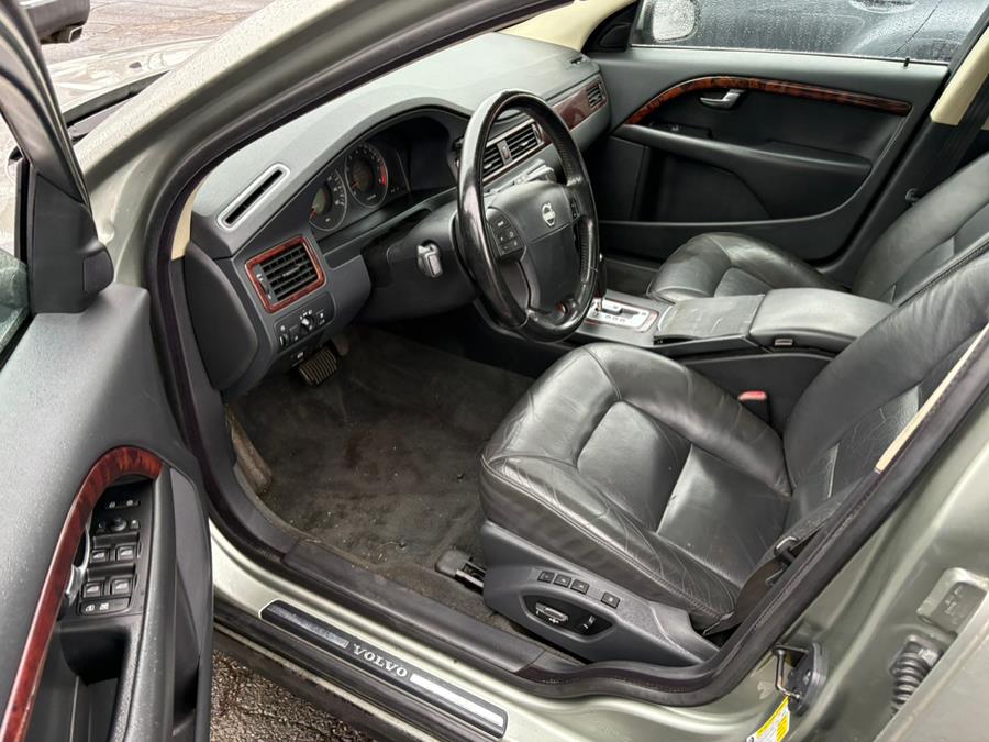 2008 Volvo V70 4dr Wgn w/Snrf, available for sale in East Windsor, Connecticut | CT Car Co LLC. East Windsor, Connecticut 2008 Volvo V70 4dr Wgn w/Snrf, available for sale in East Windsor, Connecticut | CT Car Co LLC. East Windsor, Connecticut