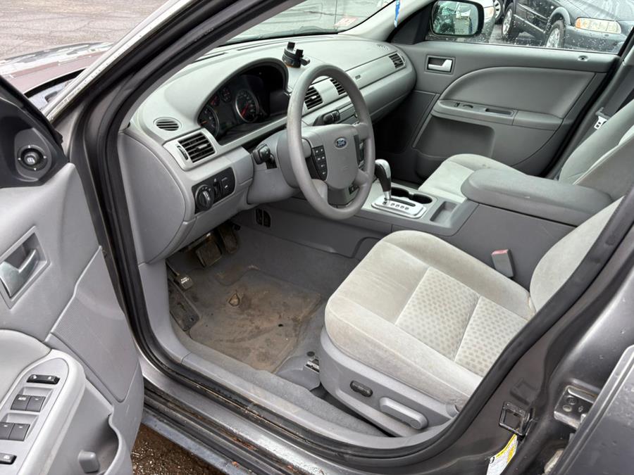 2006 Ford Five Hundred 4dr Sdn SE AWD, available for sale in East Windsor, Connecticut | CT Car Co LLC. East Windsor, Connecticut 2006 Ford Five Hundred 4dr Sdn SE AWD, available for sale in East Windsor, Connecticut | CT Car Co LLC. East Windsor, Connecticut