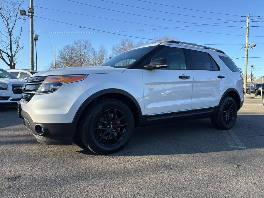 2014 Ford Explorer XLT 4WD 4dr XLT, available for sale in Little Ferry, New Jersey | Victoria Preowned Autos Inc. Little Ferry, New Jersey 2014 Ford Explorer XLT 4WD 4dr XLT, available for sale in Little Ferry, New Jersey | Victoria Preowned Autos Inc. Little Ferry, New Jersey