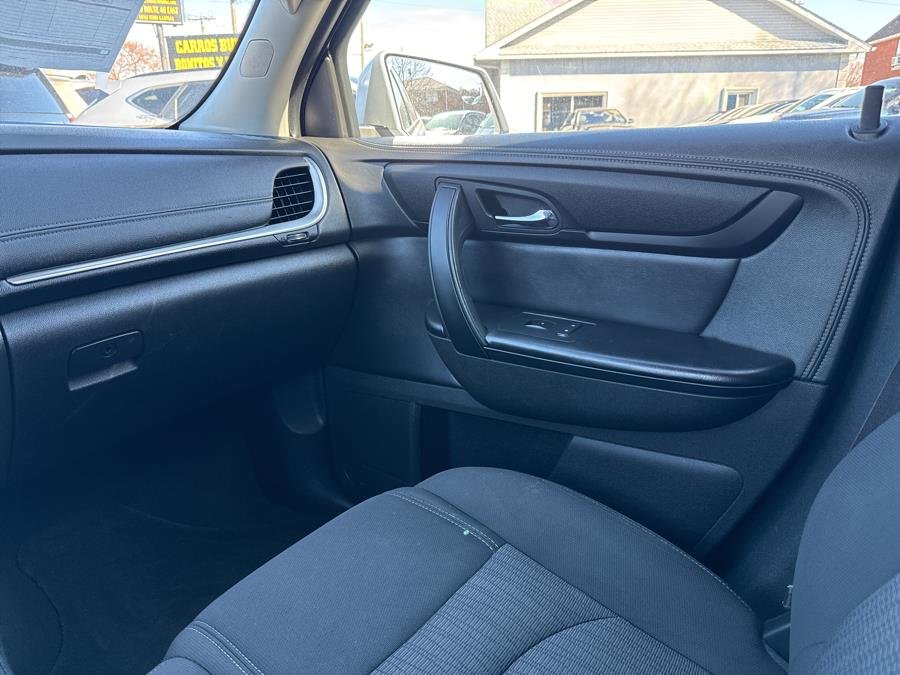 2013 Chevrolet Traverse FWD 4dr LT w/1LT, available for sale in Little Ferry, New Jersey | Victoria Preowned Autos Inc. Little Ferry, New Jersey 2013 Chevrolet Traverse FWD 4dr LT w/1LT, available for sale in Little Ferry, New Jersey | Victoria Preowned Autos Inc. Little Ferry, New Jersey