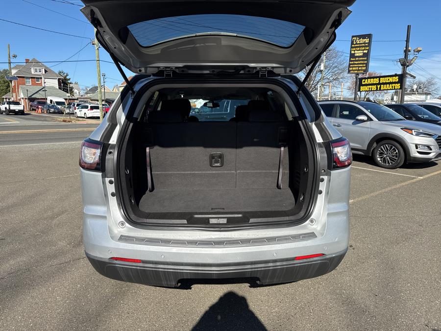 2013 Chevrolet Traverse FWD 4dr LT w/1LT, available for sale in Little Ferry, New Jersey | Victoria Preowned Autos Inc. Little Ferry, New Jersey 2013 Chevrolet Traverse FWD 4dr LT w/1LT, available for sale in Little Ferry, New Jersey | Victoria Preowned Autos Inc. Little Ferry, New Jersey