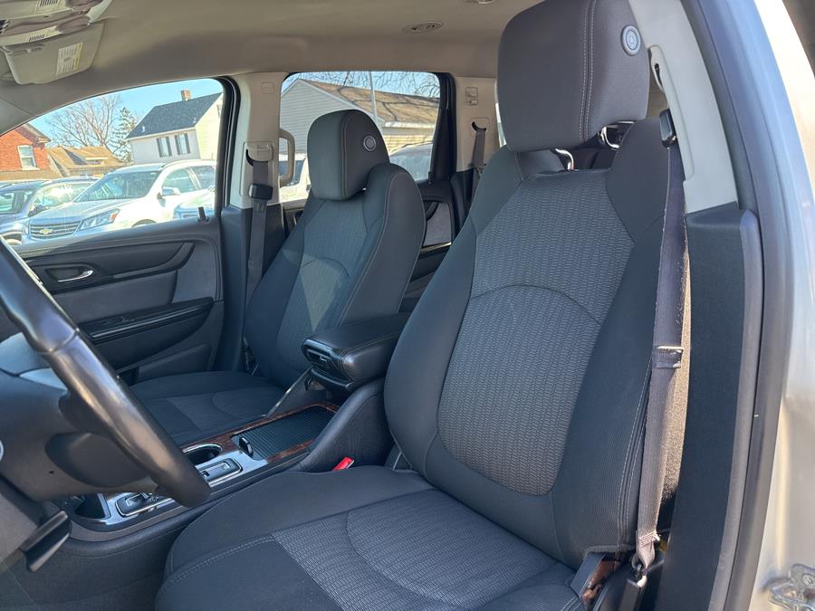 2013 Chevrolet Traverse FWD 4dr LT w/1LT, available for sale in Little Ferry, New Jersey | Victoria Preowned Autos Inc. Little Ferry, New Jersey 2013 Chevrolet Traverse FWD 4dr LT w/1LT, available for sale in Little Ferry, New Jersey | Victoria Preowned Autos Inc. Little Ferry, New Jersey